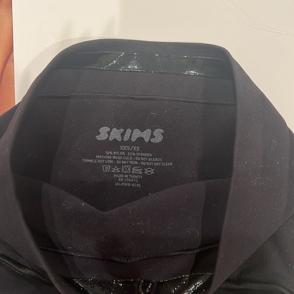 SKIMS sculpting highwaist bikini - Picture 4 of 5